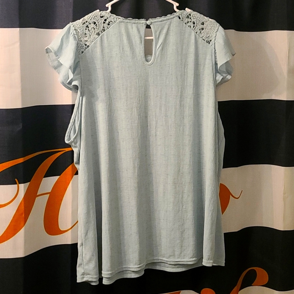 💮Beautiful top👕 - Picture 5 of 7